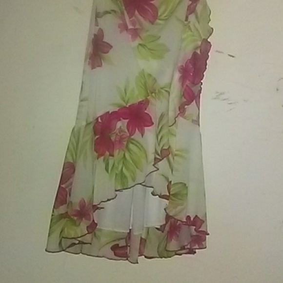 City triangles floral prom/formal dress - Picture 2 of 5